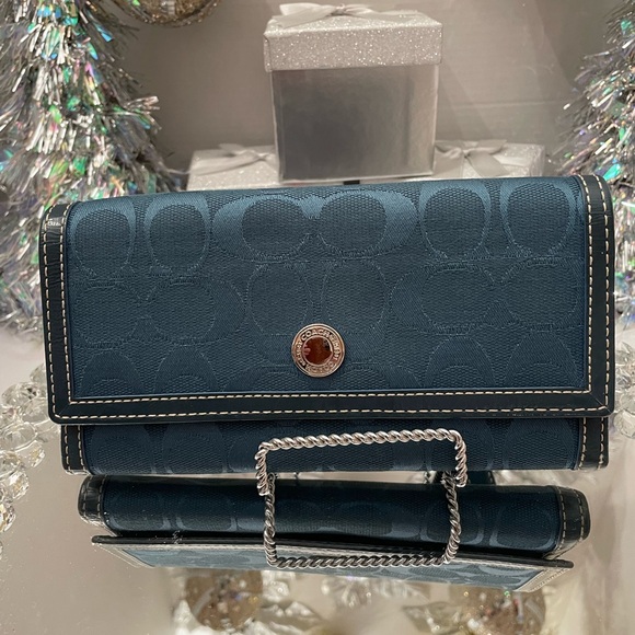 Coach Bags Euc Beautiful Coach Full Length Signature Jacquard